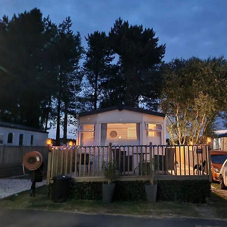 The Hygge Retreat At 7 Lakes Country Park, Lincolnshire Villa Crowle  Exterior photo