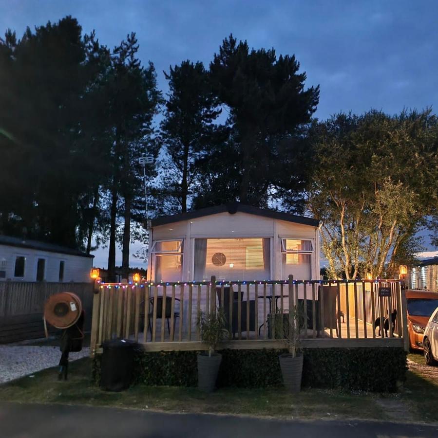The Hygge Retreat At 7 Lakes Country Park, Lincolnshire Villa Crowle  Exterior photo